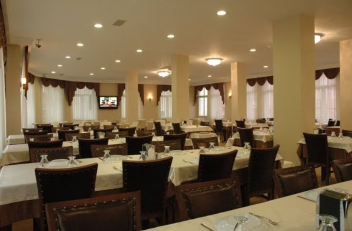 Grand Adanus Hotel restoran salonu